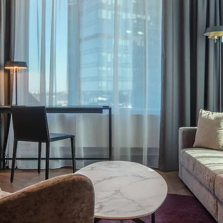 Radisson Collection Hotel, Hotel