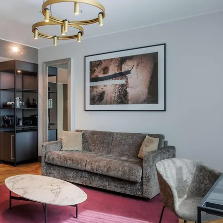 Radisson Collection Hotel, Hotel