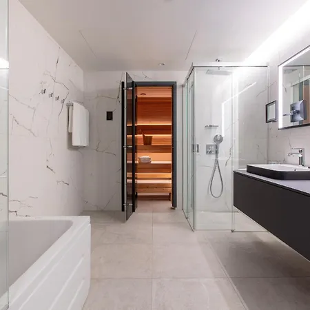 Hotel Radisson Collection Hotel, 5*