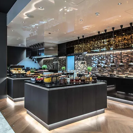 Radisson Collection Hotel, Hotel