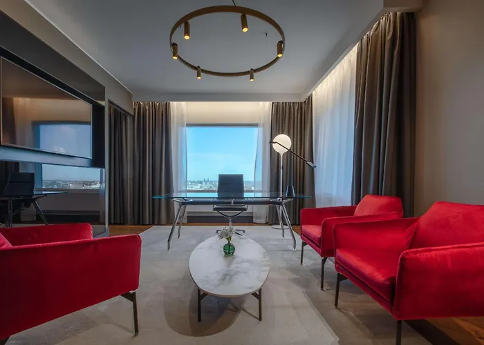 מלון Radisson Collection Hotel, 5*