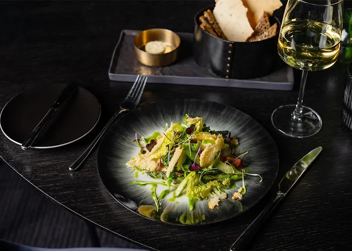 מלון Radisson Collection Hotel,